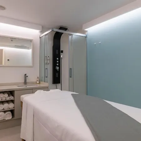 Regency Salgados & מלון 4*