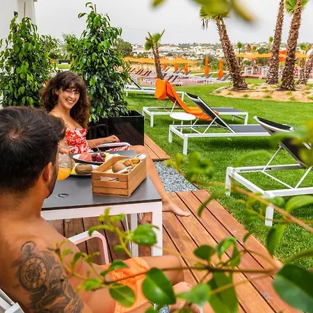 Regency Salgados & מלון