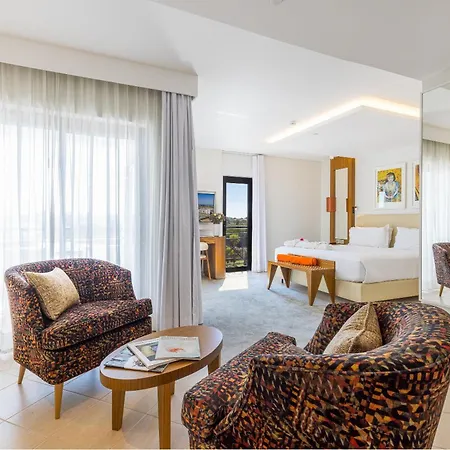 Regency Salgados & מלון