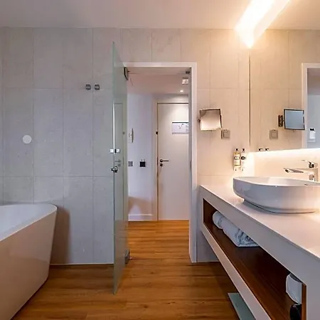 Regency Salgados & 4*