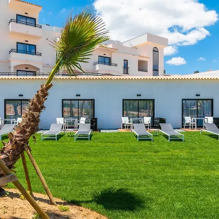 Hotel Regency Salgados & 4*
