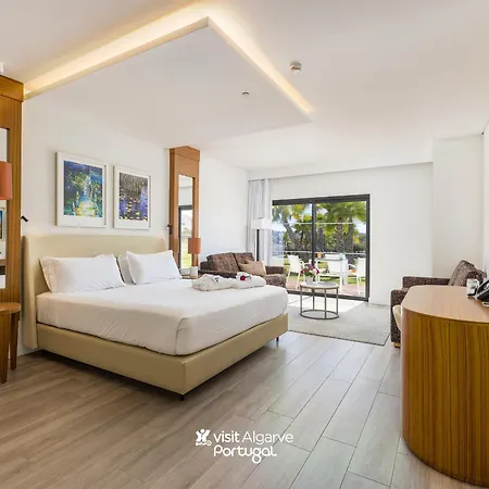 Hotel Regency Salgados & 4*